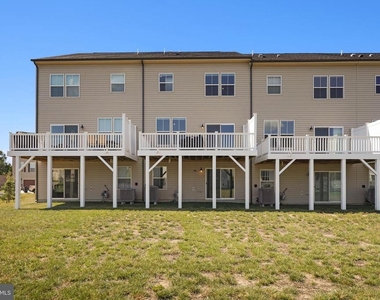 16418 Caribbean Way - Photo Thumbnail 29