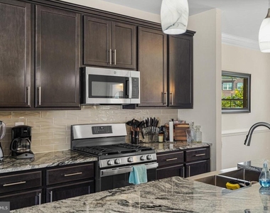 16418 Caribbean Way - Photo Thumbnail 25