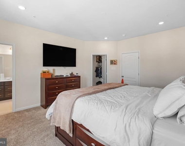 16418 Caribbean Way - Photo Thumbnail 6