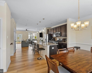 16418 Caribbean Way - Photo Thumbnail 3