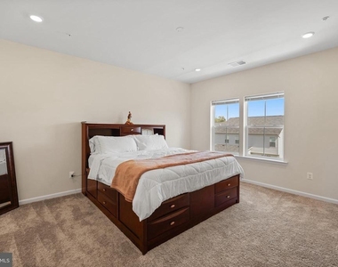 16418 Caribbean Way - Photo Thumbnail 9