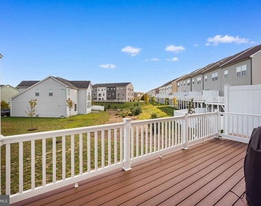 16418 Caribbean Way - Photo Thumbnail 30