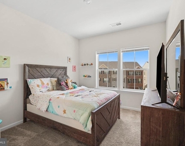 16418 Caribbean Way - Photo Thumbnail 10