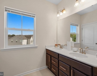 16418 Caribbean Way - Photo Thumbnail 35