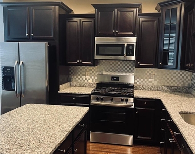 9026 Ruby Lockhart Boulevard - Photo Thumbnail 7