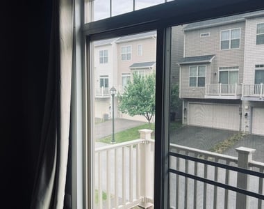 9026 Ruby Lockhart Boulevard - Photo Thumbnail 4