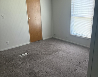 388 Mc Wilder Road - Photo Thumbnail 6