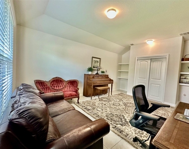 5613 Sacco St - Photo Thumbnail 19