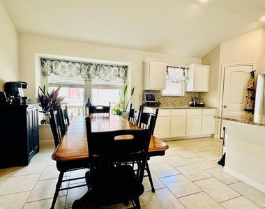 5613 Sacco St - Photo Thumbnail 7