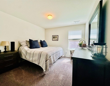 5613 Sacco St - Photo Thumbnail 28