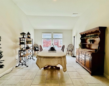 5613 Sacco St - Photo Thumbnail 16