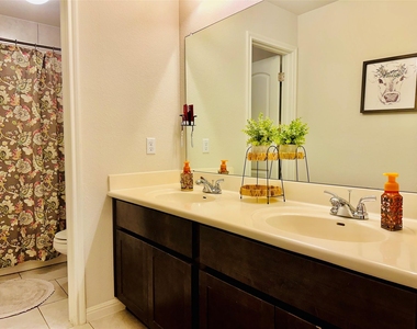 5613 Sacco St - Photo Thumbnail 27