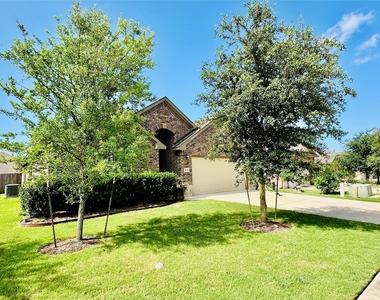 5613 Sacco St - Photo Thumbnail 2
