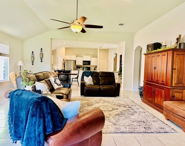 5613 Sacco St - Photo Thumbnail 12
