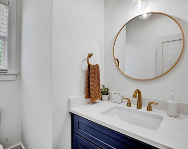 500 Spruce Street - Photo Thumbnail 13