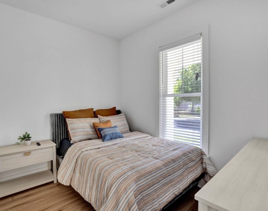 500 Spruce Street - Photo Thumbnail 16
