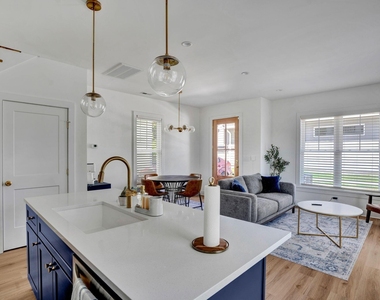 500 Spruce Street - Photo Thumbnail 8