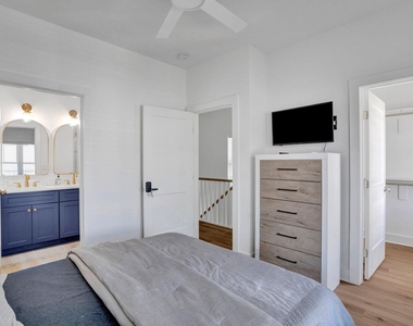 500 Spruce Street - Photo Thumbnail 9