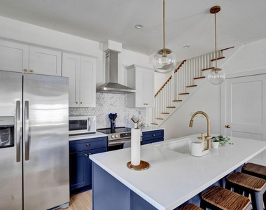 500 Spruce Street - Photo Thumbnail 10