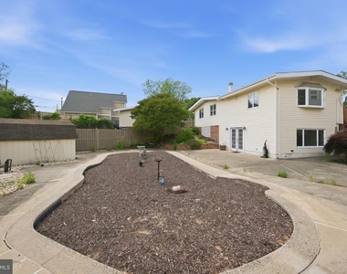 512 Dennis Avenue - Photo Thumbnail 18