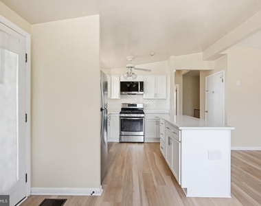 512 Dennis Avenue - Photo Thumbnail 1