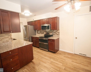 11325 Halethorpe Terrace - Photo Thumbnail 7