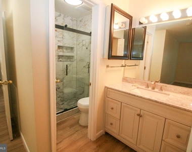 11325 Halethorpe Terrace - Photo Thumbnail 19