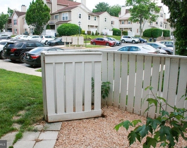 11325 Halethorpe Terrace - Photo Thumbnail 23