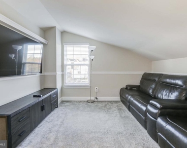 20345 Notting Hill Way - Photo Thumbnail 32