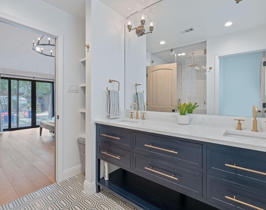 1509 Juliet St - Photo Thumbnail 15