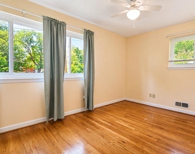 1615 Ladd Street - Photo Thumbnail 8