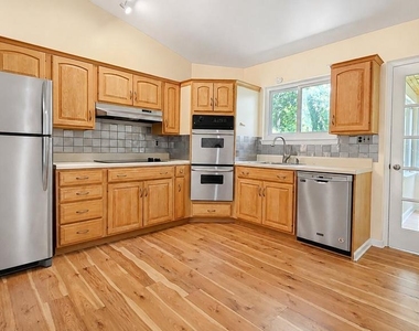 1615 Ladd Street - Photo Thumbnail 4