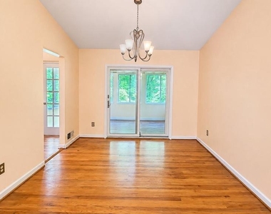 1615 Ladd Street - Photo Thumbnail 3