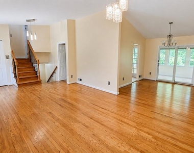 1615 Ladd Street - Photo Thumbnail 2