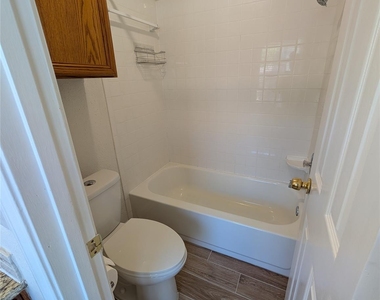 5914 Green Acres St - Photo Thumbnail 6