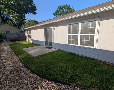 5914 Green Acres St - Photo Thumbnail 10