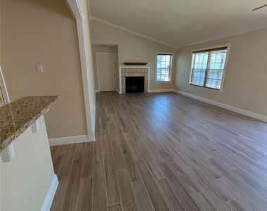 5914 Green Acres St - Photo Thumbnail 1