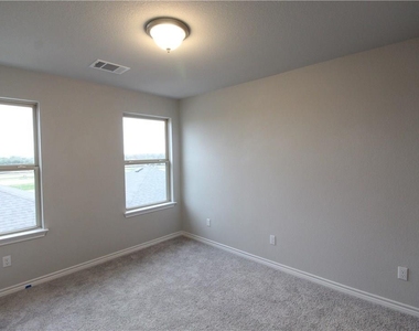 1732 Yaupon Grove Ln - Photo Thumbnail 5