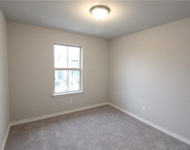 1732 Yaupon Grove Ln - Photo Thumbnail 13