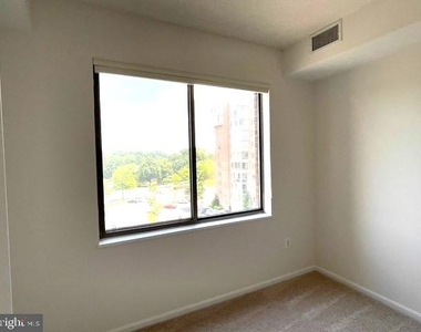 3210 N Leisure World Boulevard - Photo Thumbnail 17