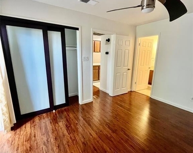 1705 Crossing Pl - Photo Thumbnail 8