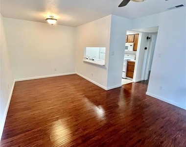 1705 Crossing Pl - Photo Thumbnail 2