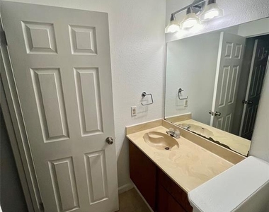 1705 Crossing Pl - Photo Thumbnail 13