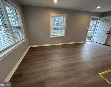 4105 Warner Street - Photo Thumbnail 4