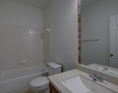1102 E 3rd St - Photo Thumbnail 24