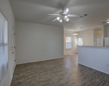1102 E 3rd St - Photo Thumbnail 6