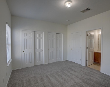 1102 E 3rd St - Photo Thumbnail 28