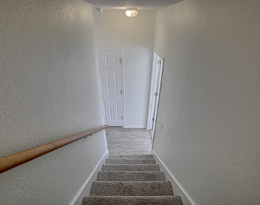 1102 E 3rd St - Photo Thumbnail 17