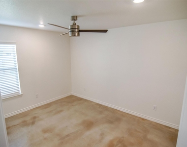 1261 Lehmann Dr - Photo Thumbnail 10