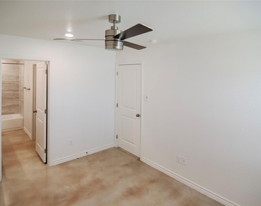 1261 Lehmann Dr - Photo Thumbnail 11